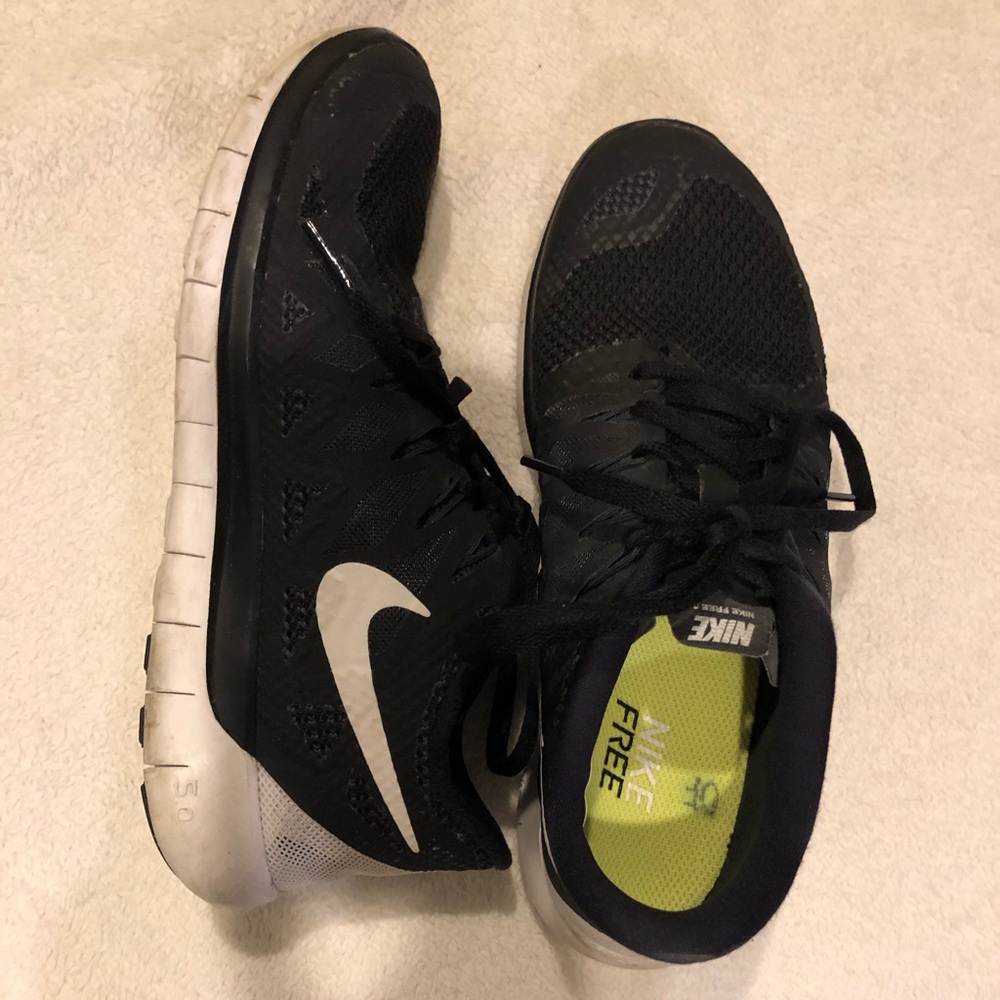 NIKE free 5.0 lightly used